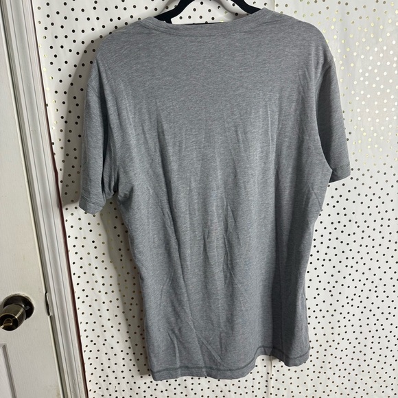 Lululemon Gray Men's T-Shirt - Picture 6 of 7